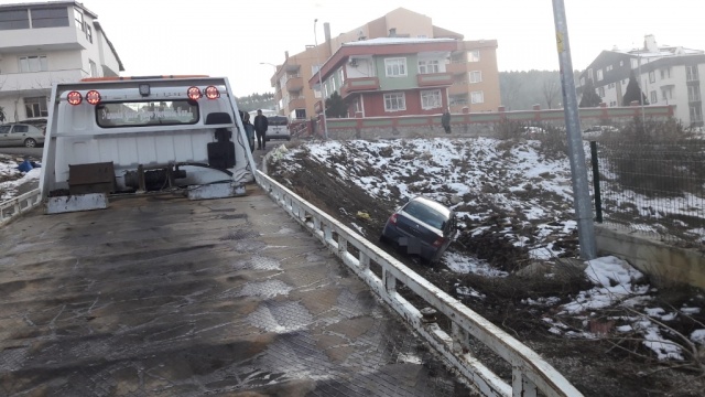 Kaza sonrasında araçta maddi hasar meydana geldi.

-Haber Merkezi