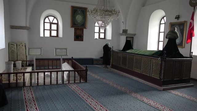 İstanbul’un fethi için yola çıkıyor
  Nesilden nesile aktarılan bu rivayetten bahseden Selahattin Başkaya, “Peygamberimizin İstanbul’un fethiyle ilgili övgüsüne nail olabilmek için çok sefer düzenlenmiştir. Bu seferlerden biri de Ömer bin Abdülaziz’in komutanlık döneminde olmuştur. Seyyid İbrahim Bilal Hazretleri’de bu sefere katkı sağlamak için Orta Asya’dan topladığı gönüllü askerleri ile birlikte deniz üzerinden yola çıkmıştır.