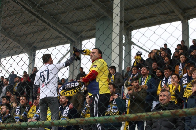 Sinop Amatör Liginde  Boyabat 1868 Spor İlk Yarıyı Lider Bitirdi.


Boyabat 1868 Spor, Sinop Amatör Liginin ilk yarısını 09.02.2019 Cumartesi günü başarılı Teknik Adam Mustafa Şakar idaresinde çıktığı Sinop Özel İdare Spor&#039;u 5-3 yenerek en yakın rakibinin 6 puan önünde16 puanla &#039;LİDER&#039; olarak tamamlayarak şampiyonluğun en iddialı takımı olduğunu gösterdi.