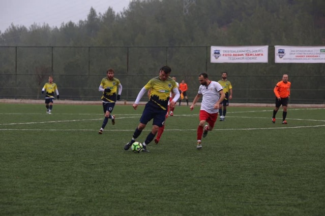 Ayrıca Boyabat 1868 U-17 takımı ise grubunda büyük bir başarı göstererek 2. yarının 2. maçında Gerze Belediye Spor&#039;u 6-0 yenerek 12 puanla aynı puanda bulunan Sinopspor ve Ayancıksporla birlikte liderliği paylaşıyor