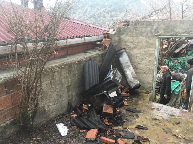 Boyabat'ta Aynı Günde İkinci Yangın !