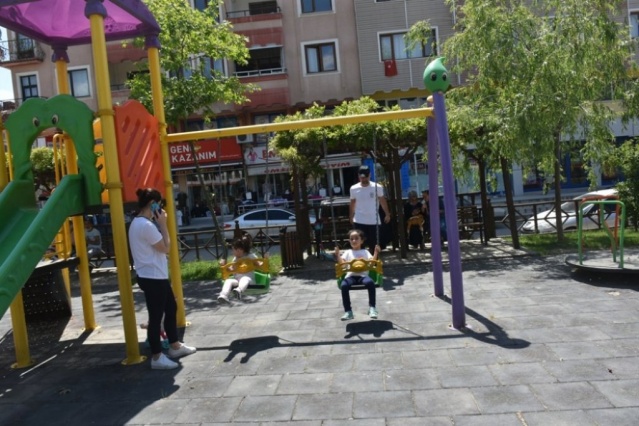 Çocuklar 40 gün sonra Boyabat sokaklarında