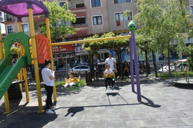 Çocuklar 40 gün sonra Boyabat sokaklarında
