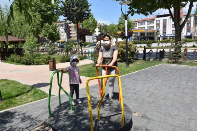 Çocuklar 40 gün sonra Boyabat sokaklarında