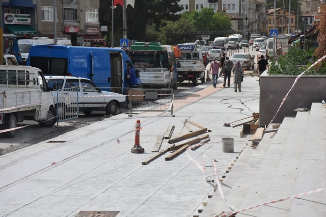Boyabat'ta kaldırımlar yenileniyor