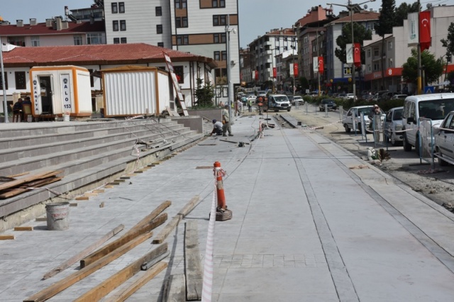 Boyabat'ta kaldırımlar yenileniyor