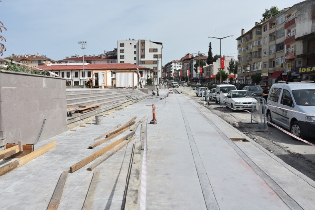Boyabat'ta kaldırımlar yenileniyor