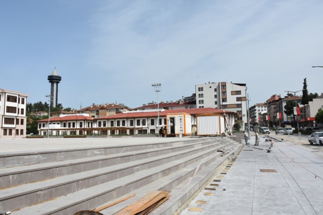 Boyabat'ta kaldırımlar yenileniyor