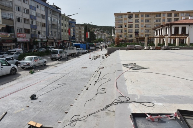 Boyabat'ta kaldırımlar yenileniyor