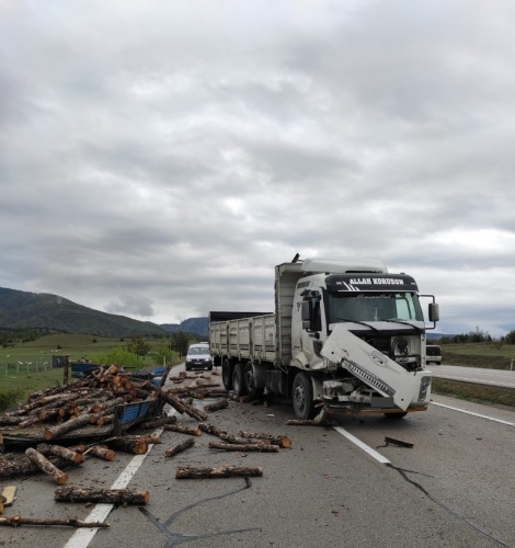 Boyabat Organize Sanayi Mevkiinde Trafik Kazası !