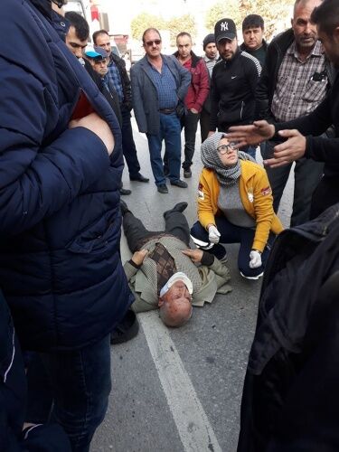 Boyabat'ta Yaşlı Adama Araba Çarptı !