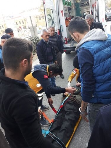 Boyabat'ta Yaşlı Adama Araba Çarptı !