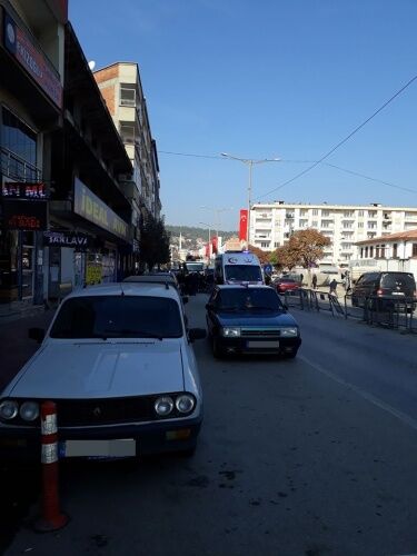 Boyabat'ta Yaşlı Adama Araba Çarptı !