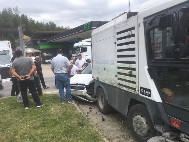 Boyabat Sanayi Kavşağında Trafik Kazası !