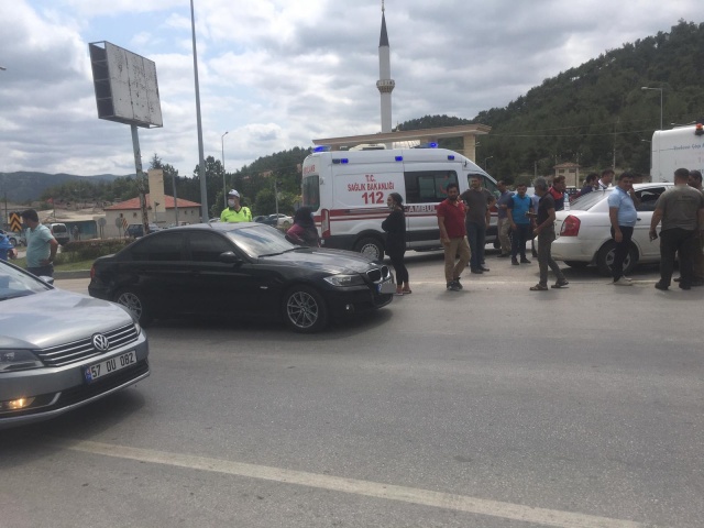 Boyabat Sanayi Kavşağında Trafik Kazası !