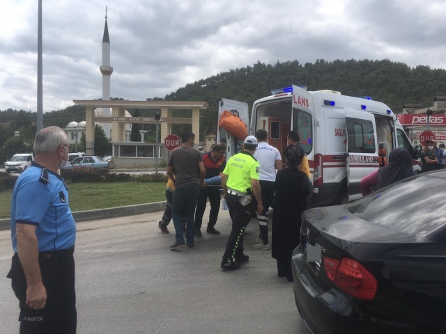 Boyabat Sanayi Kavşağında Trafik Kazası !
