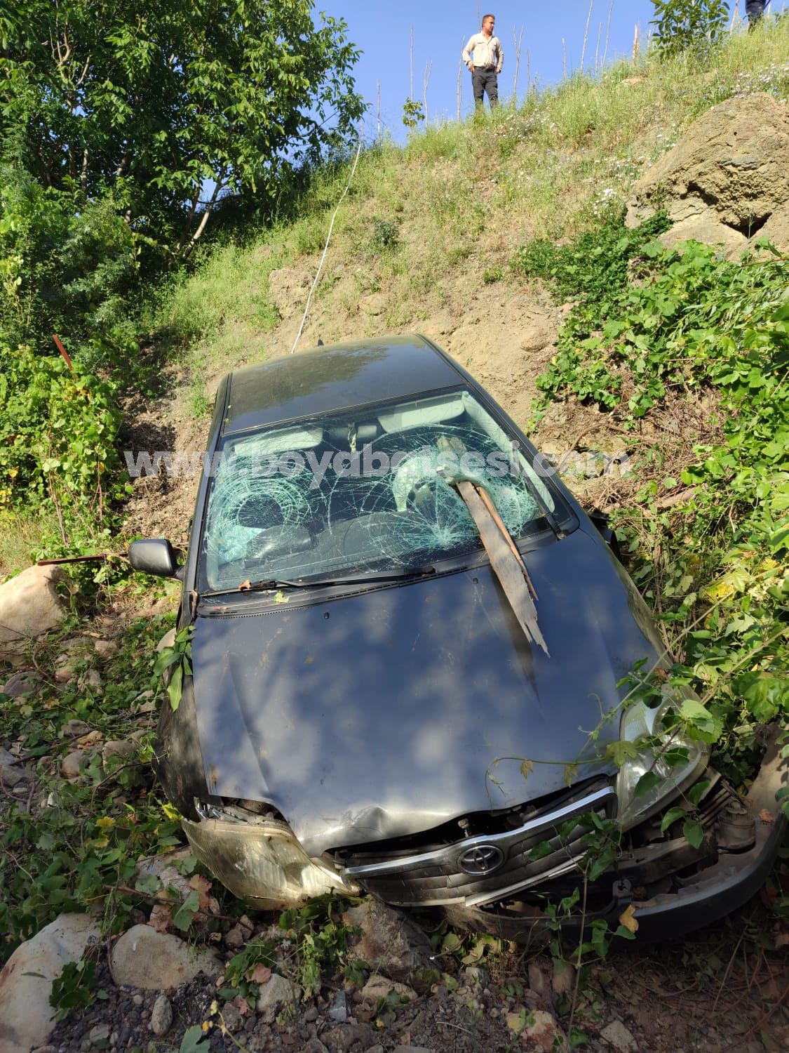 Boyabat Trafik Kazasi Bahcede Kadin Ezildi