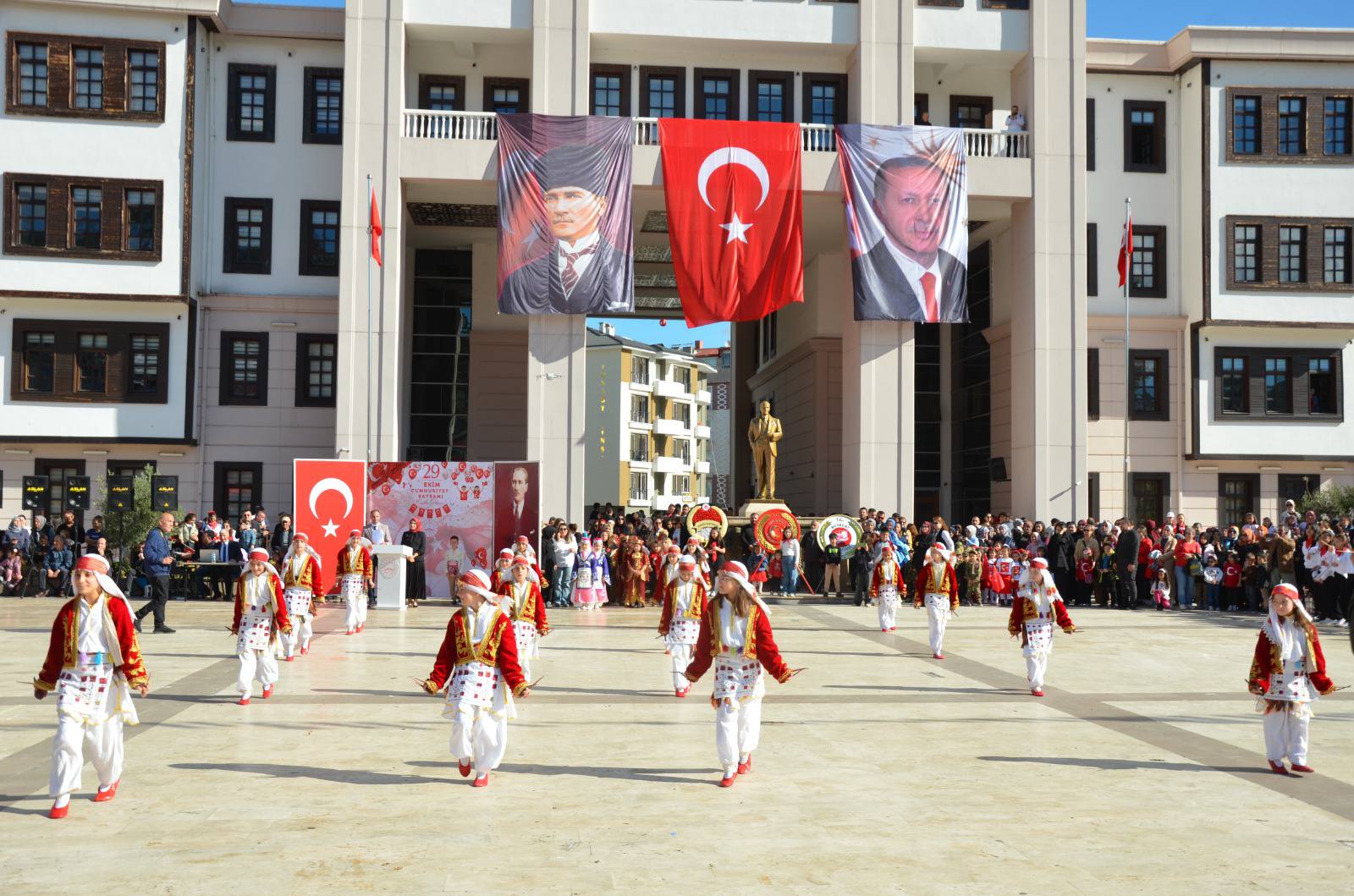 558187173 1578442713154695 1698995488203033745 N