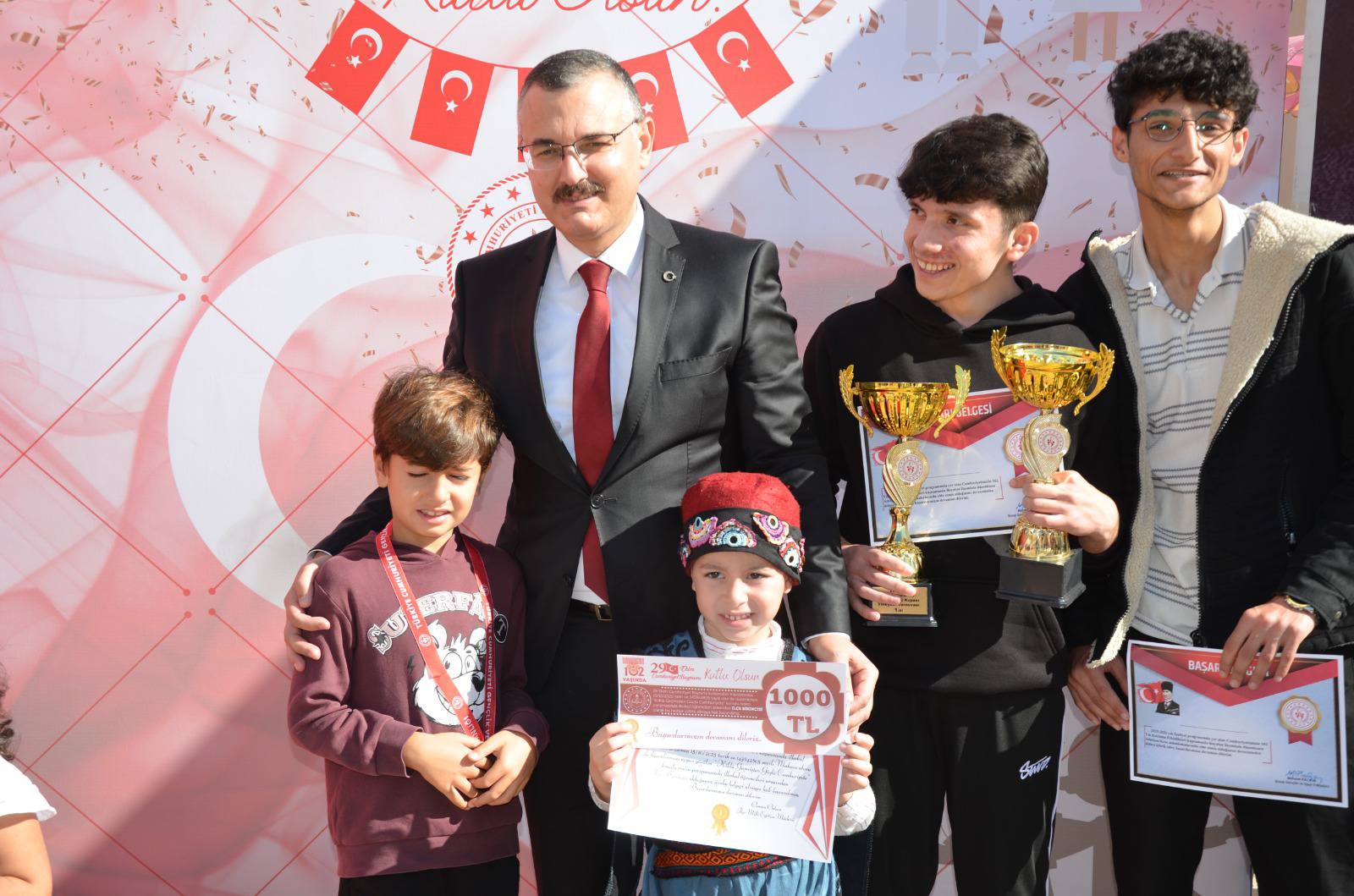 572349249 1578444709821162 1881767912069762733 N