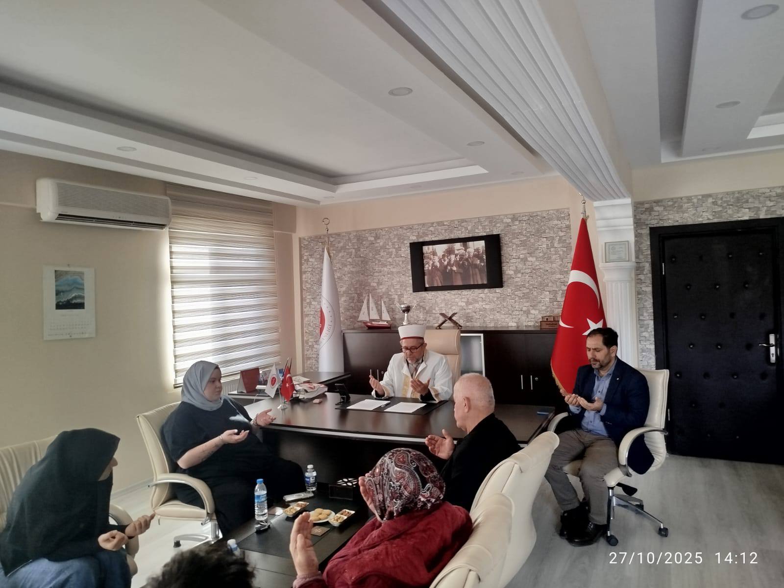 572547471 122261876486193712 916379691622172018 N