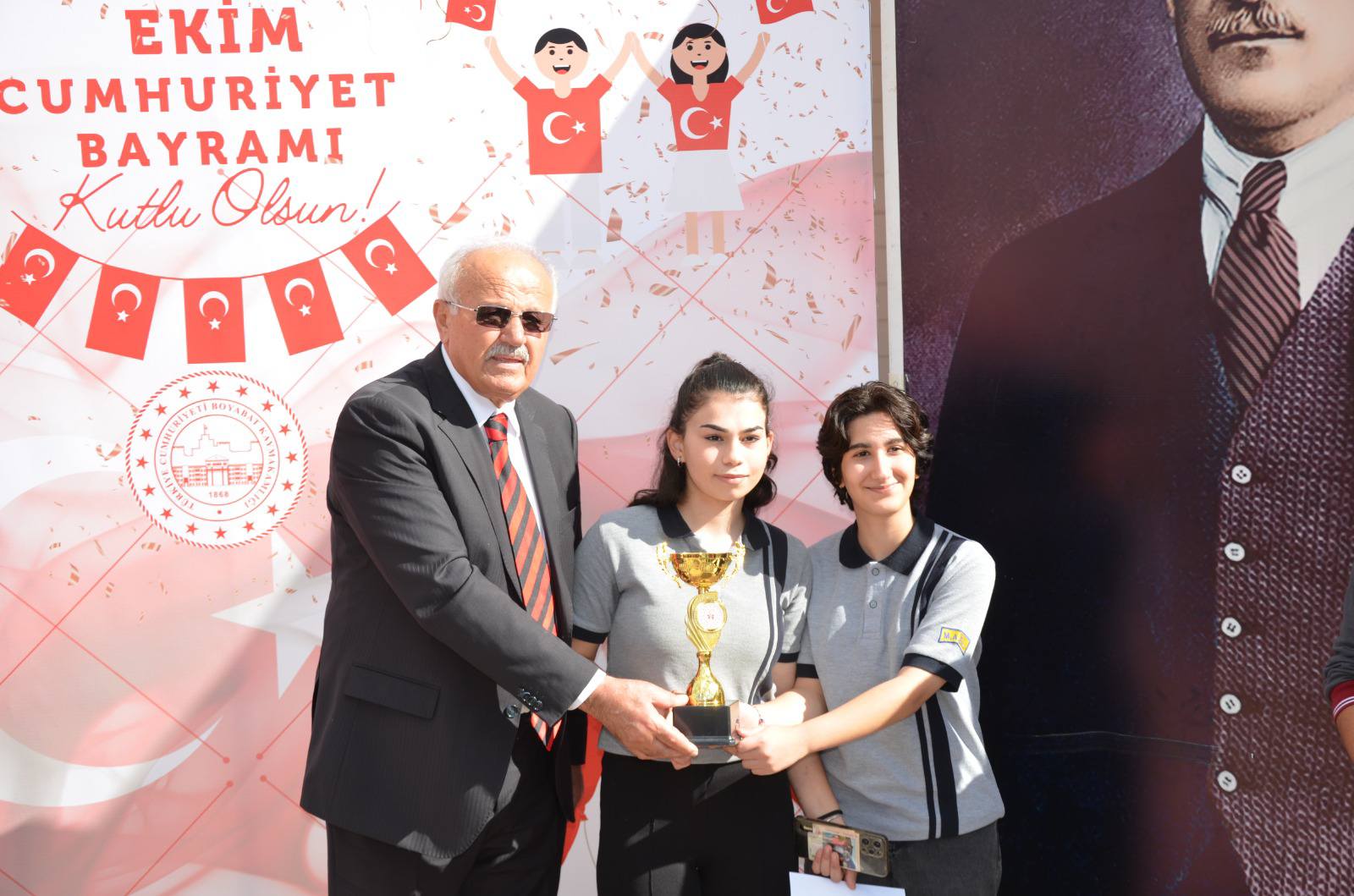 574087464 1578445006487799 2504423267357935268 N