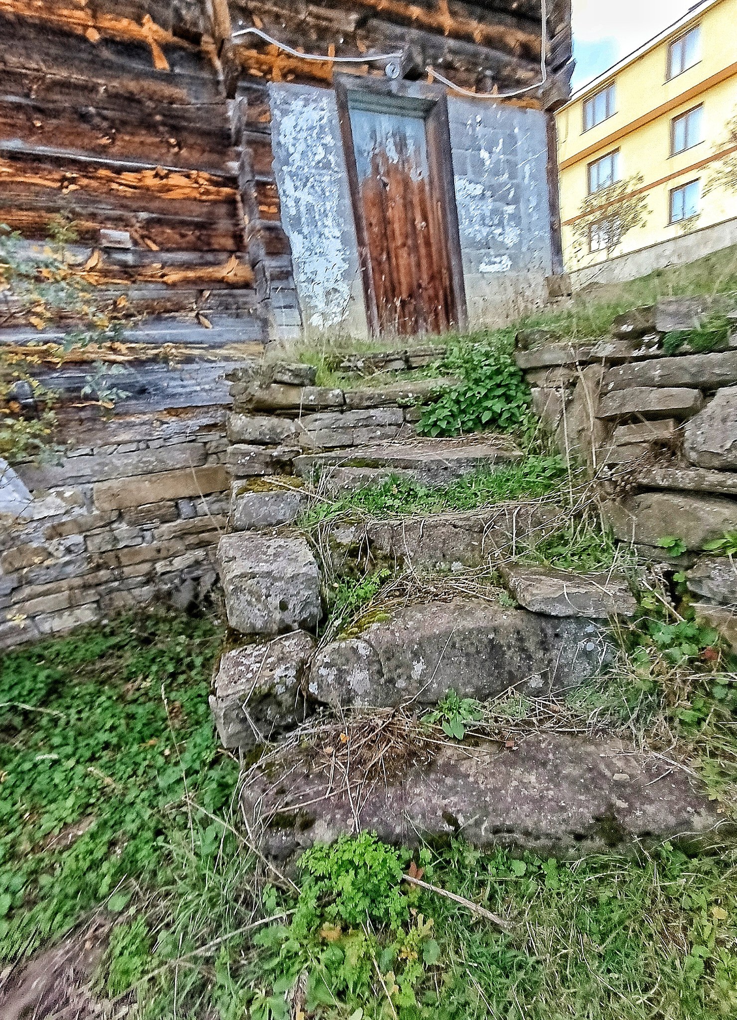 574328577 10163377261142491 9047880608456124296 N