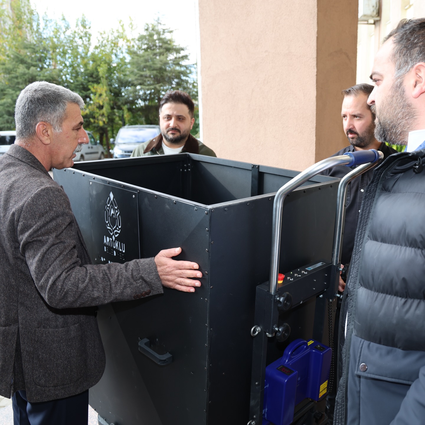 582462442 18081012821126832 3422638337542794964 N