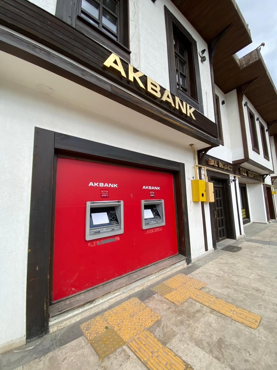 640987990 1400218318568741 5113369911586815760 N