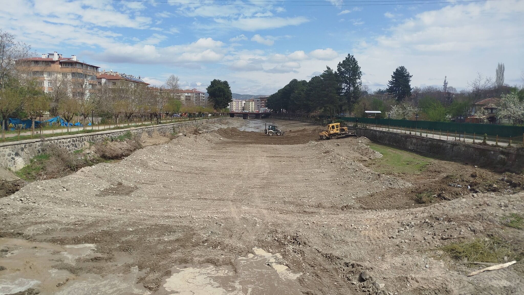 669633413 26294071976915440 5029807675634388004 N