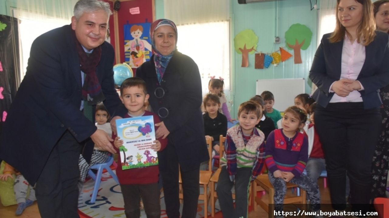  Boyabat'ta 8 Bin 486 Öğrenci Karnelerini Alarak, Yarıyıl Tatiline Girdi.