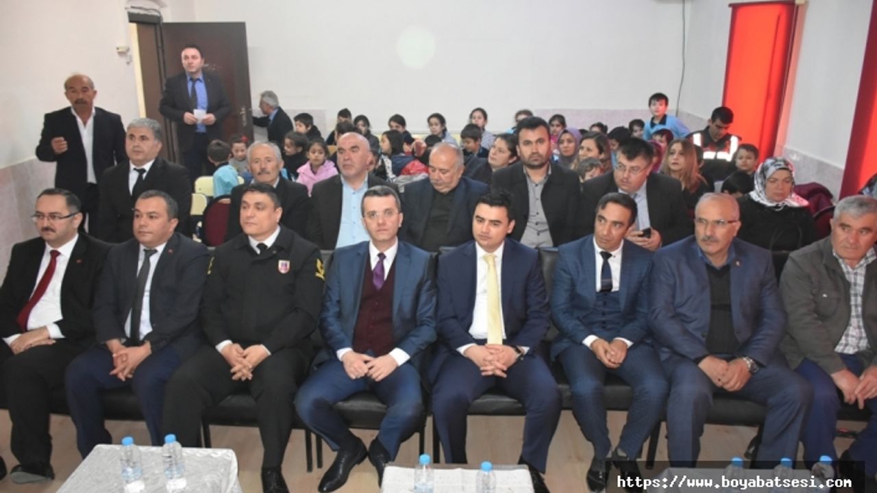 Dumlupınar İlkokulu "Şehitlerimize Minnetle" Etkinliği Düzenledi.