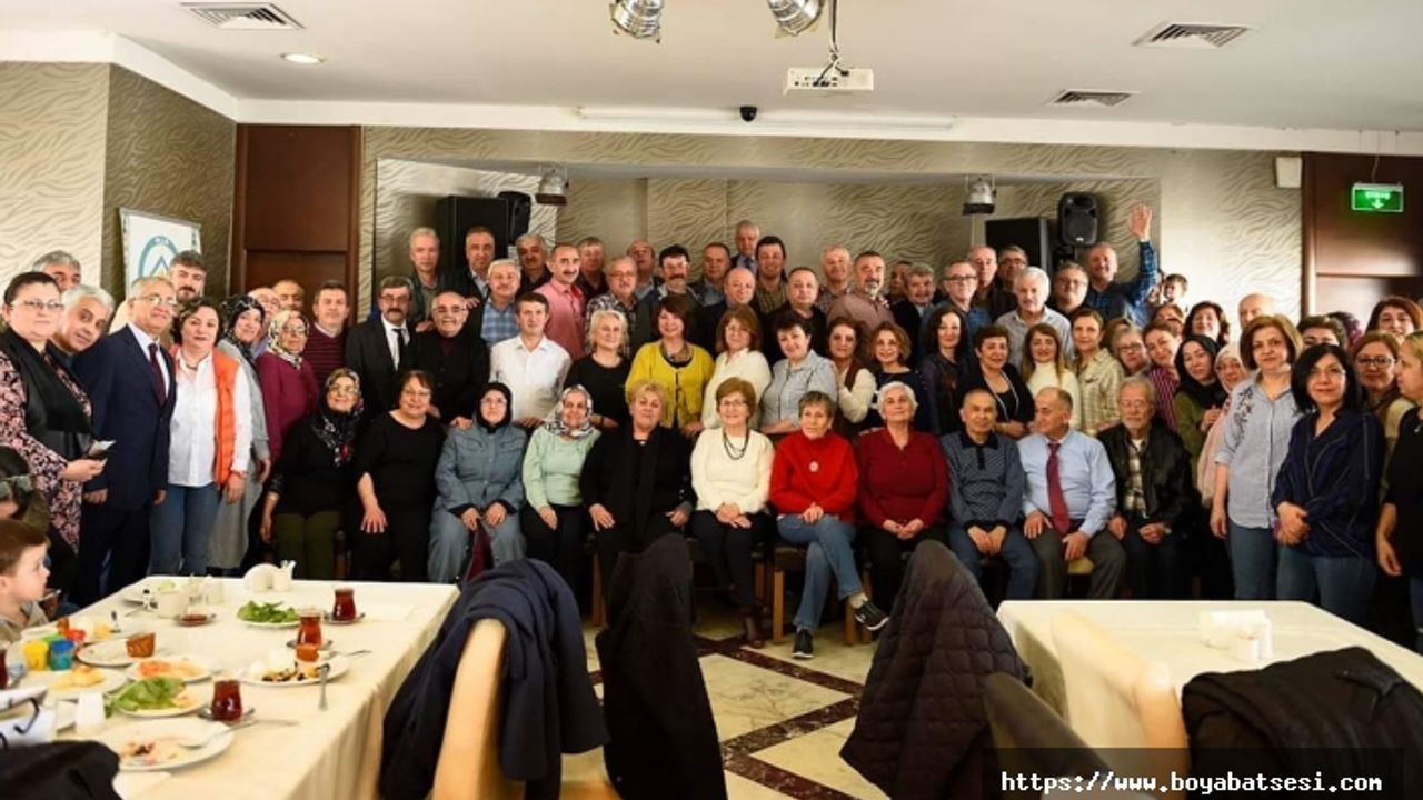 Boyabat Liseliler İstanbul'da 6.nci Kez  Kahvaltıda Buluştular