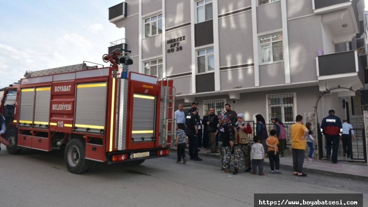  Boyabat'ta Asansöre Sıkışan Çocuk Ağır Yaralandı