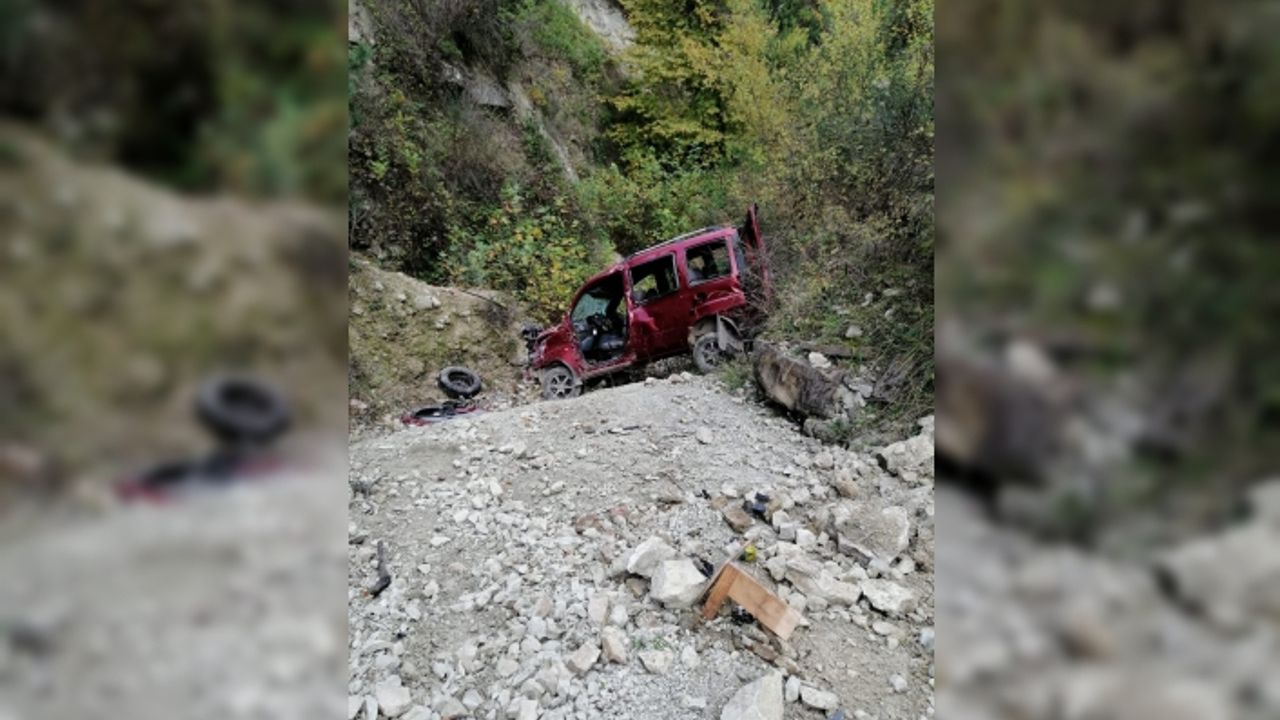 Uçuruma yuvarlanan sürücü 1 gün sonra ölü bulundu