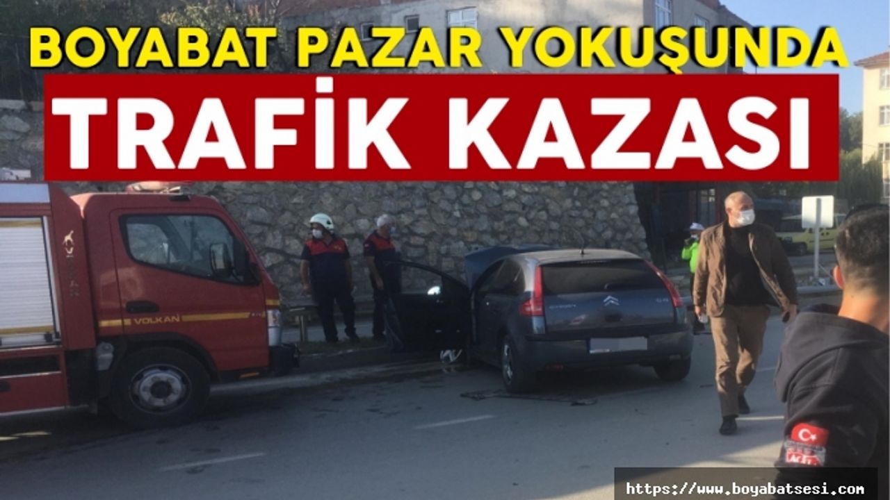 Virajı alamayan sürücü aydınlatma direğine çarptı