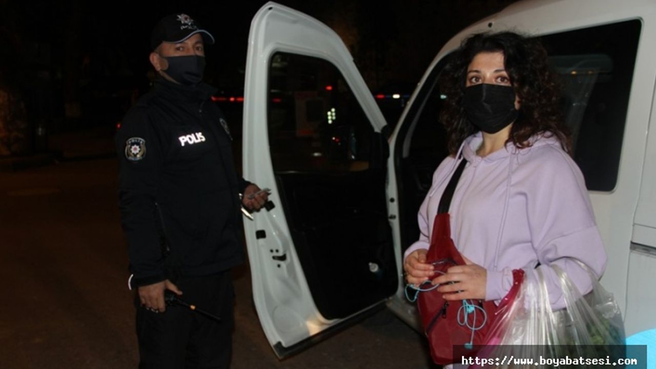  ATM’de unutulan parayı polise teslim etti