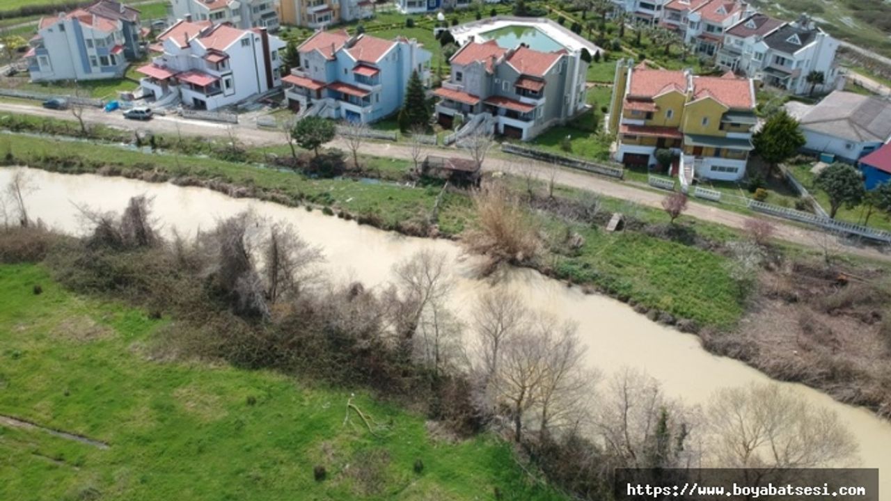 Yağmur karları eritti, taşkın riski yaşandı