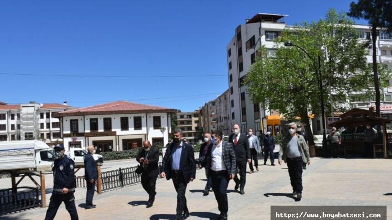 Kaymakam Çetin, "tam kapanma" denetimlerinde bulundu. 