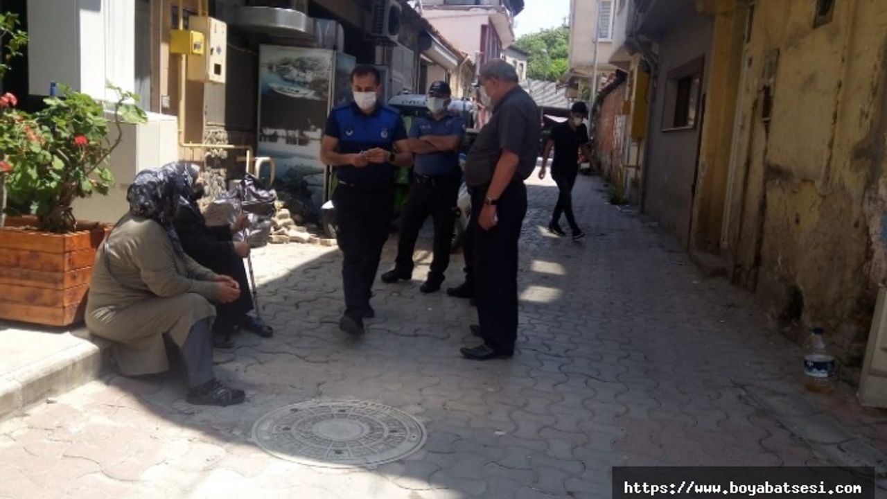 Görme engelli taklidi yapan kadın dilenci suçüstü yakalandı  