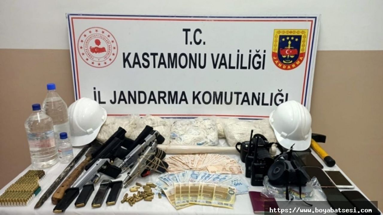 “Kamu görevlisiyiz” diyerek köylüleri kandıran ve kaçak kazı yapan şüpheliler adliyeye sevk edildi