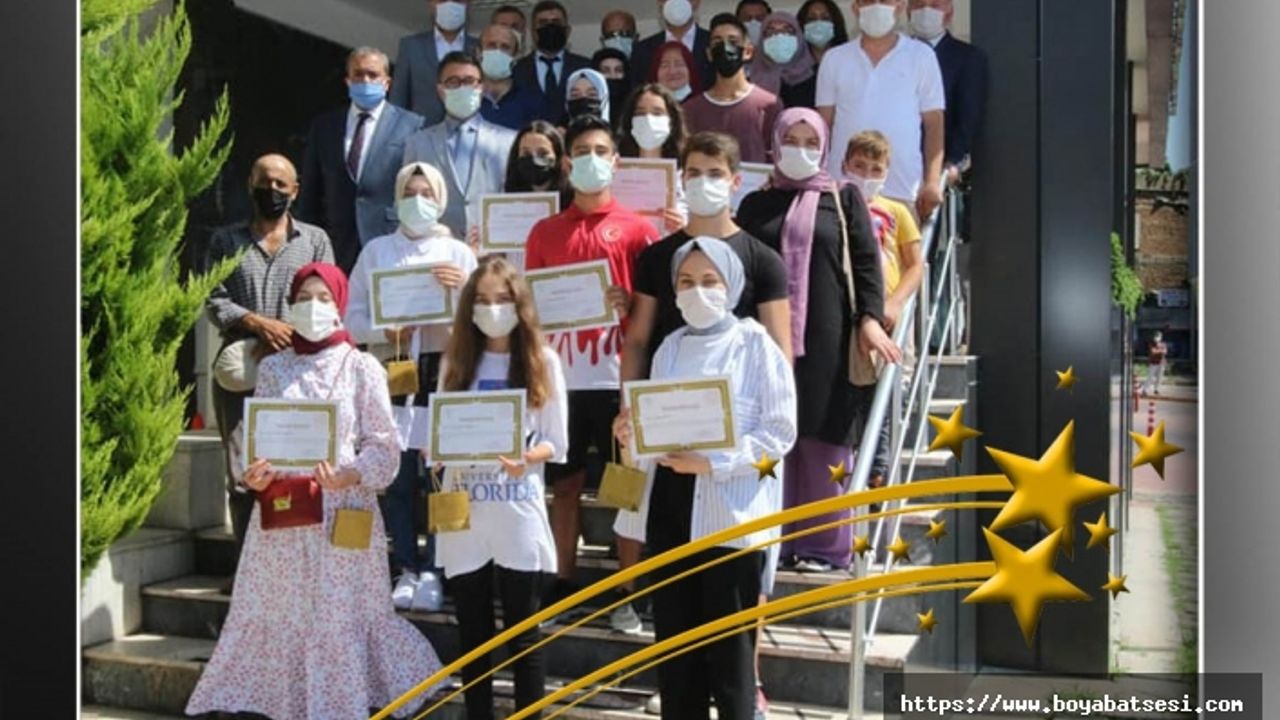 Boyabatlı Dünya Şampiyonu genç karikatüristlere Ödül
