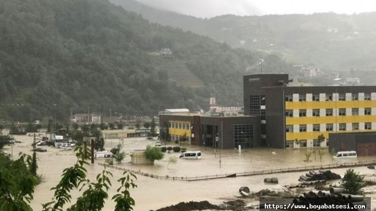 Ayancık Devlet Hastanesi tahliye ediliyor