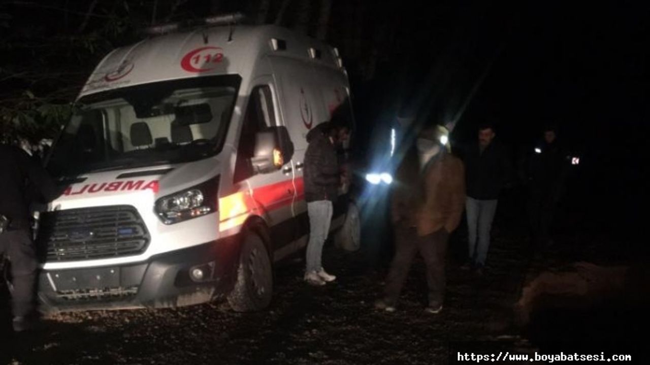 Ambulans uçuruma yuvarlanmaktan saniyeler içinde kurtuldu