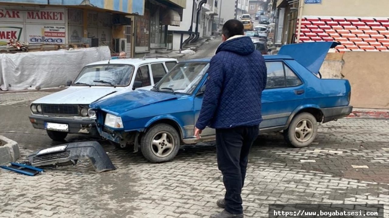 Boyabat Ortaçarşı'da trafik kazası !