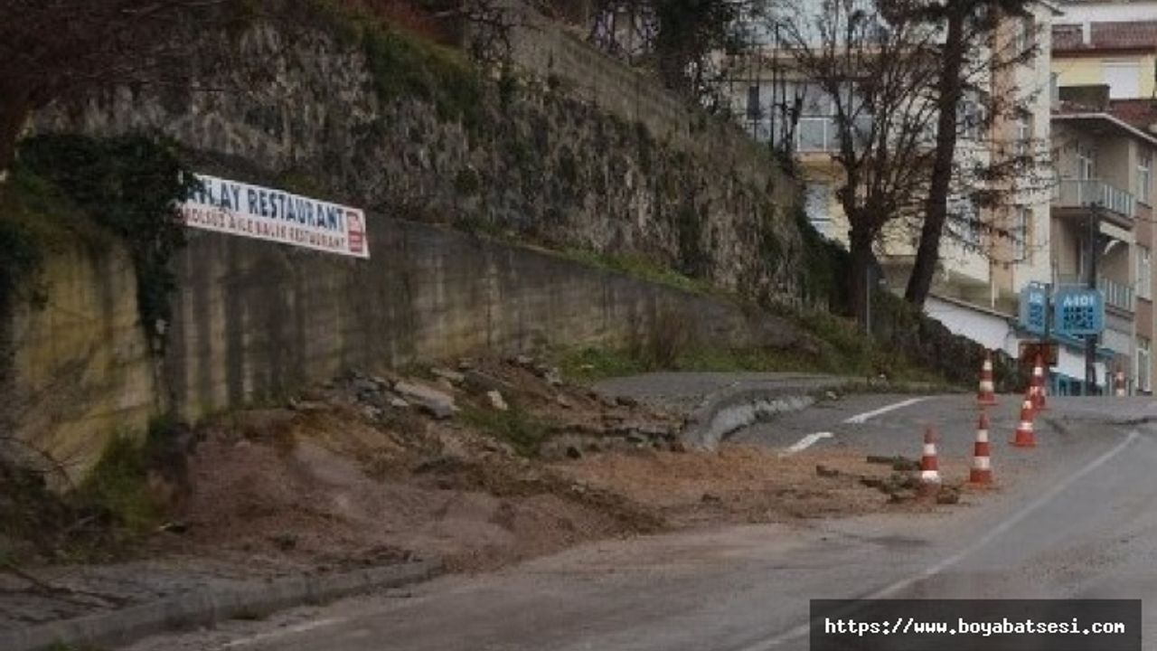 Meydana gelen heyelanlar korkutuyor  