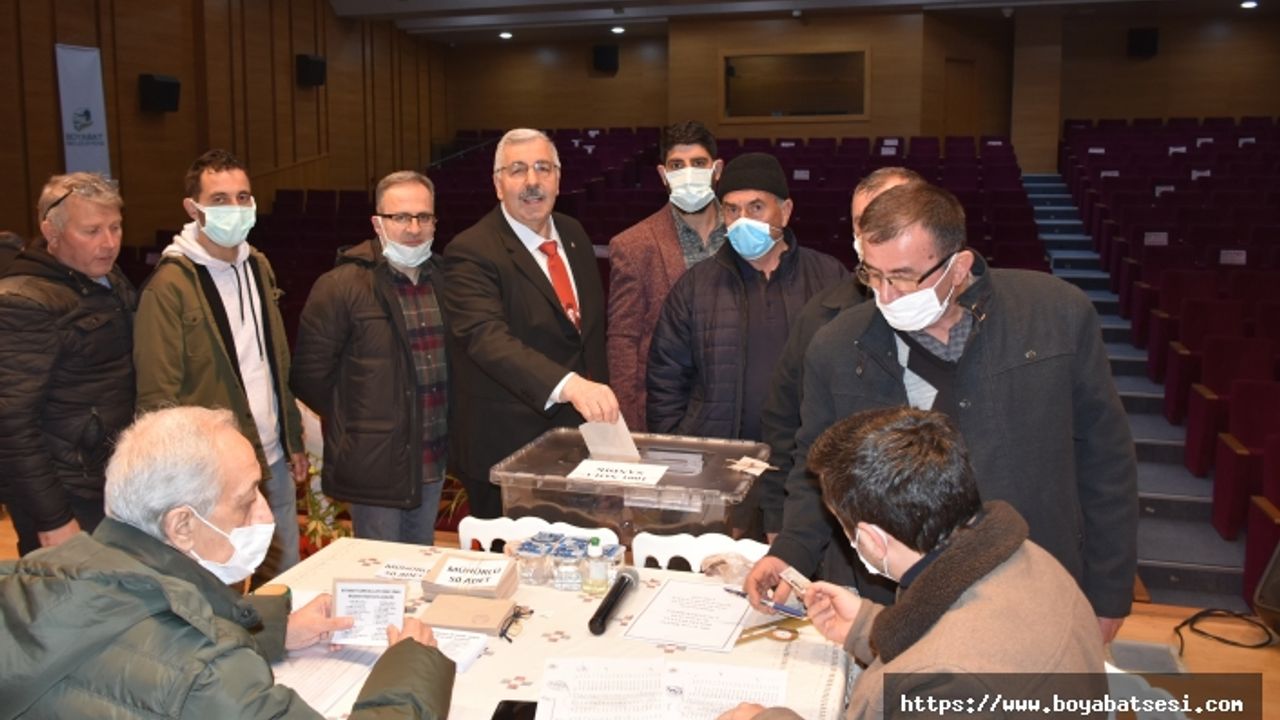 Boyabat Bakkallar Odası Başkanlığına yeniden Açıkgöz seçildi