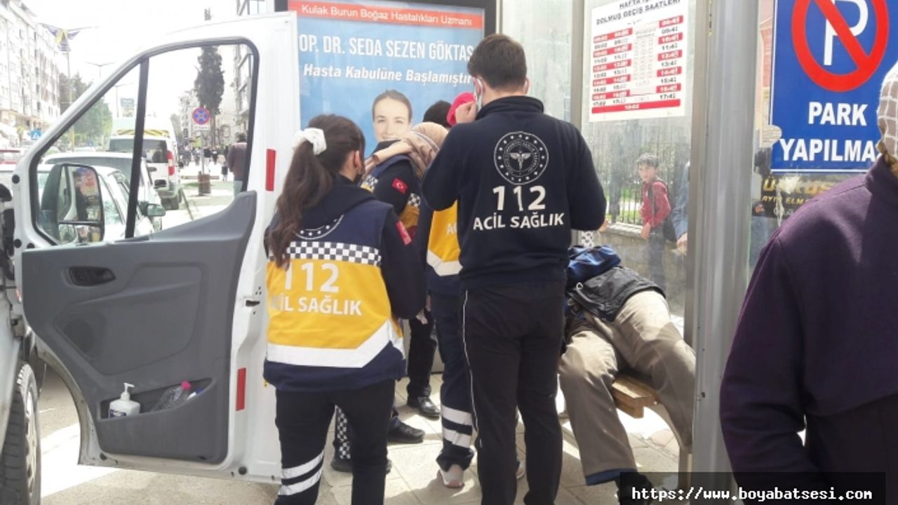 Boyabat'ta sıcak havada alışverişe çıkan yaşlı adam baygınlık geçirdi