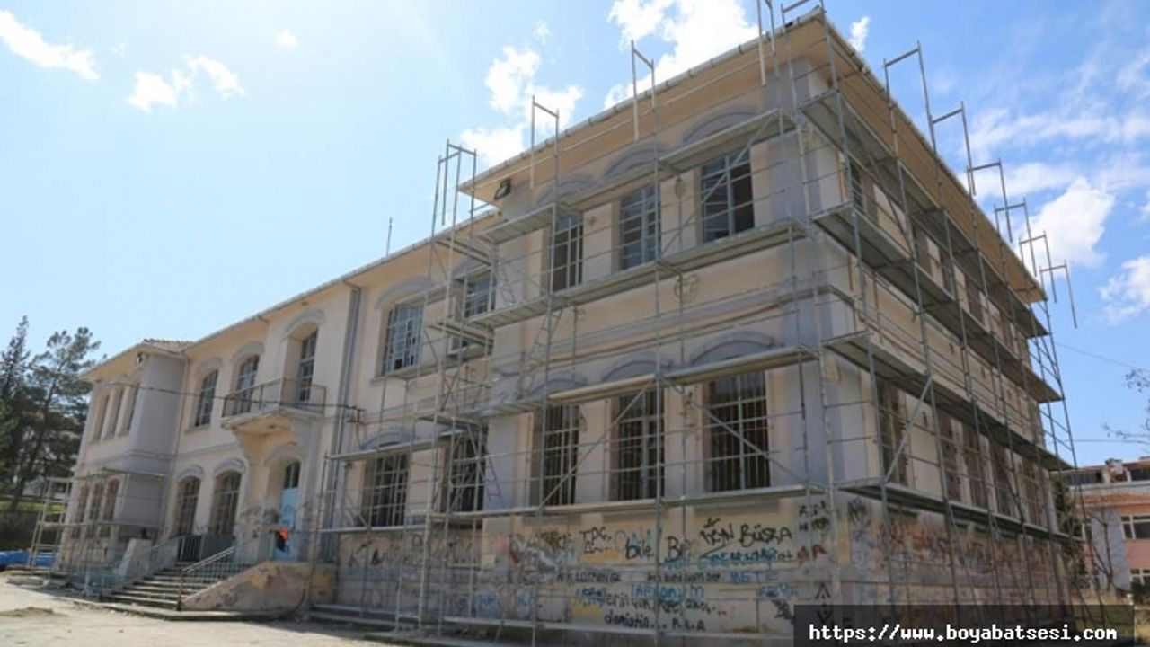 Boyabat Tarihi İnönü İlkokulu restorasyonu başladı
