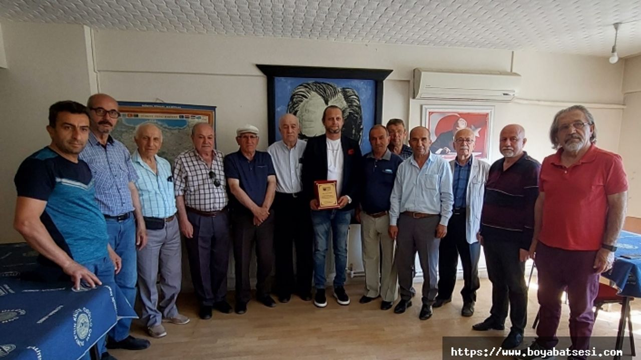 Boyabat ADD'den İş Adamı Serkan Başar'a plaket..