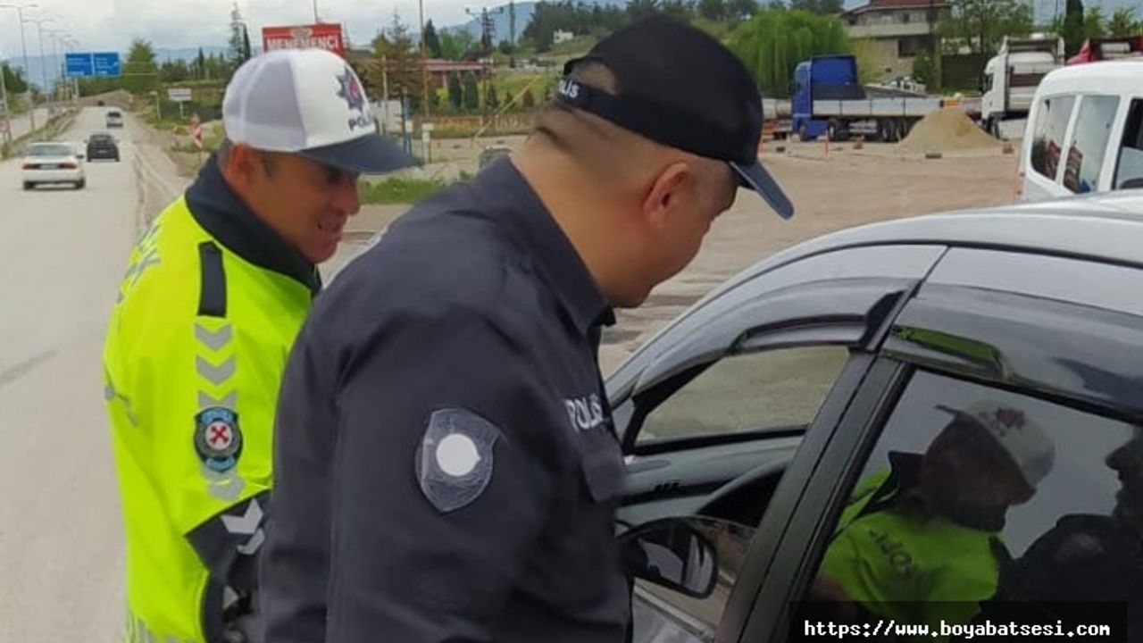 Boyabat polis ekipleri emniyet kemerine dikkat çekti